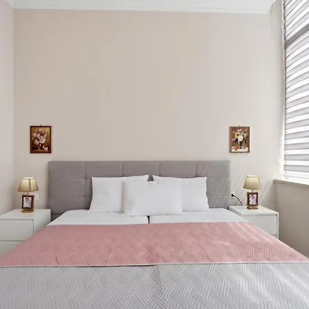 Apartment The Cliff Golem (Tirana)